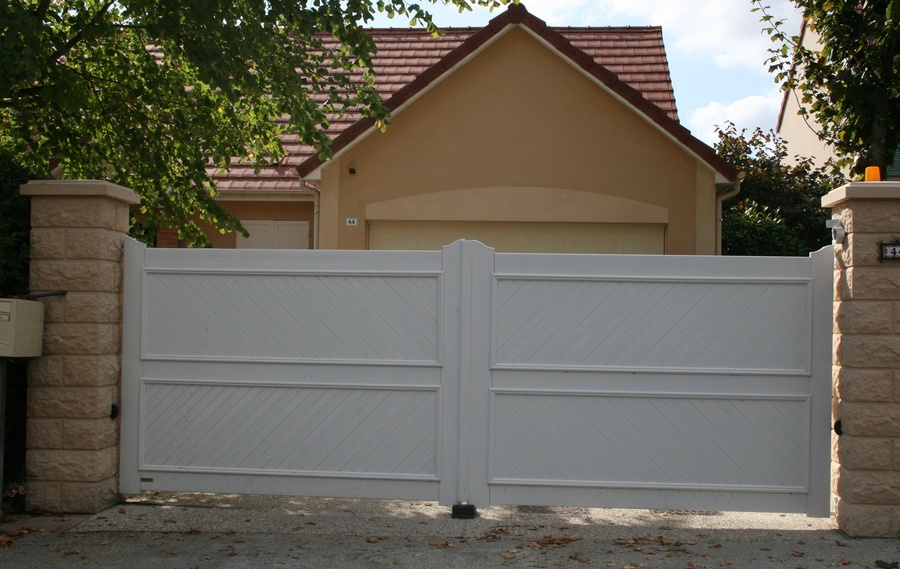 Nos modèles de portails PVC à PONTARLIER