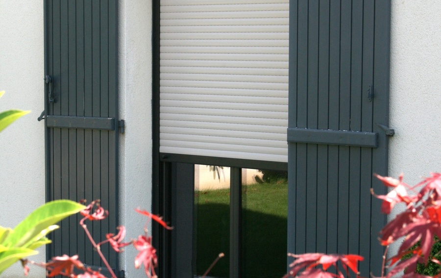 Volets battants roulants et occultants à PONTARLIER